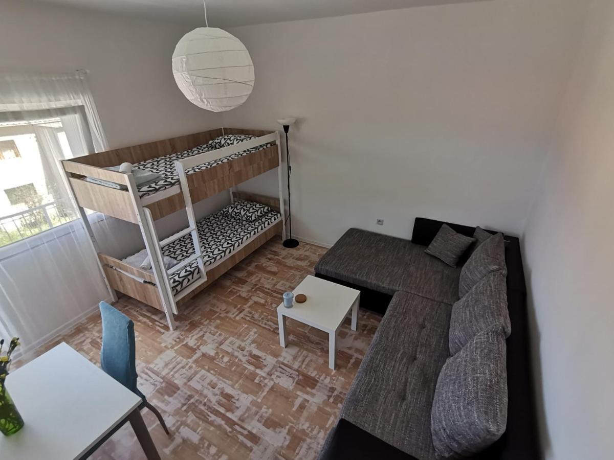 Ema & Mila 2 Apartment Knin Luaran gambar